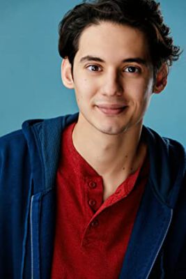 Official profile picture of Aaron Vargas