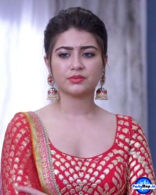 Photo of Aditi Bhatia at a concert