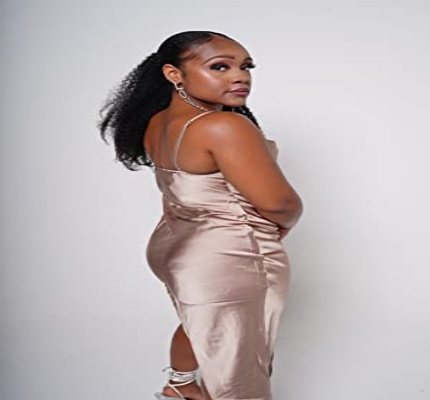 Official profile picture of Adrianna Chante'