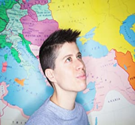 Official profile picture of Ali Eisner