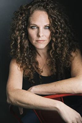 Official profile picture of Amber Lewis