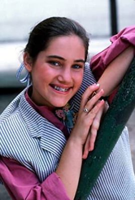 Official profile picture of Amy Linker