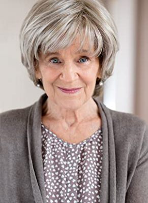 Official profile picture of Annie Abbott