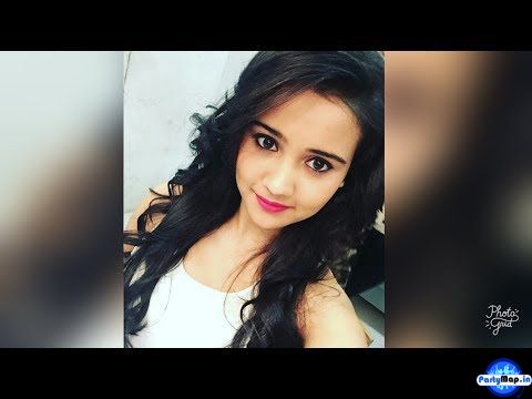 Photo of Ashi Singh at a show