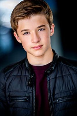 Official profile picture of Avery Esteves