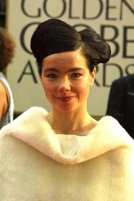 Official profile picture of Björk