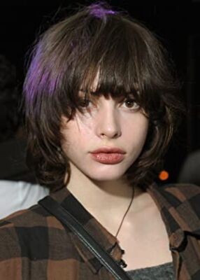 Official profile picture of Charlotte Kemp Muhl