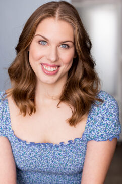 Official profile picture of Chloe Brewer