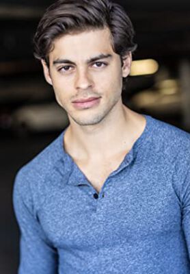 Official profile picture of Chris Petrovski