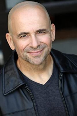 Official profile picture of Chris Pinto