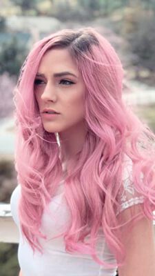 Official profile picture of Courtney Akbar