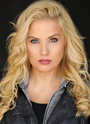 Official profile picture of Darcy Donavan