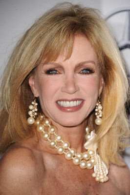 Official profile picture of Donna Mills