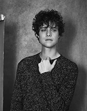 Official profile picture of Douglas Smith