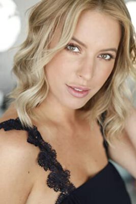 Official profile picture of Elisse Nielson