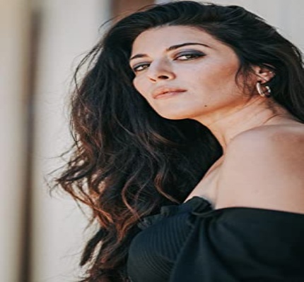 Official profile picture of Elizabeth Tabish
