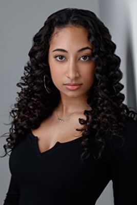 Official profile picture of Ella Lucas