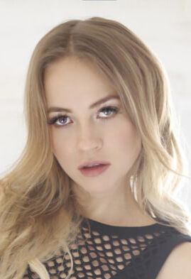 Official profile picture of Ellen Alexander