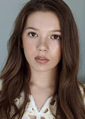 Official profile picture of Emma Duchesneau