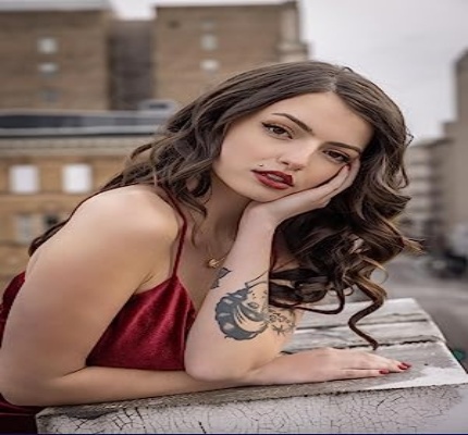 Official profile picture of Emmaline