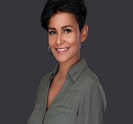 Official profile picture of Emny Castillo