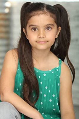 Official profile picture of Evelyn Angelos