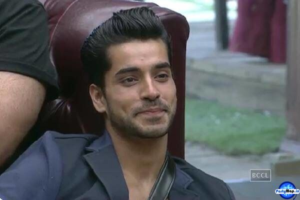 Photo of Gautam Gulati at a show