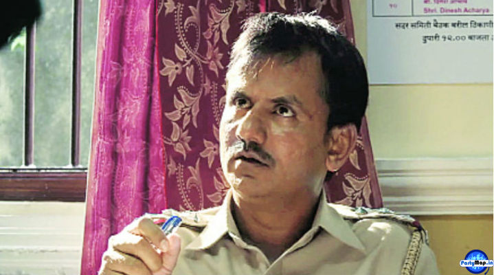 Photo of Girish Kulkarni at a concert