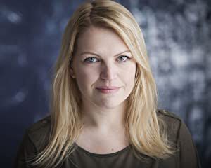 Official profile picture of Helen Oakleigh