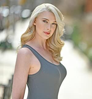 Official profile picture of Holly Zuelle