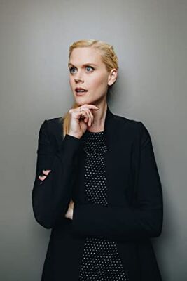 Official profile picture of Janet Varney