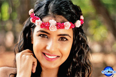 Photo of Jasmin Bhasin at a show