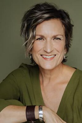 Official profile picture of Jenn Forgie