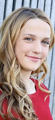 Official profile picture of Julia Rose Kelly