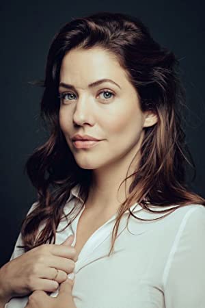 Official profile picture of Julie Gonzalo