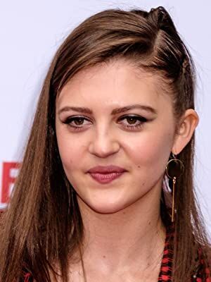 Official profile picture of Lara Peake