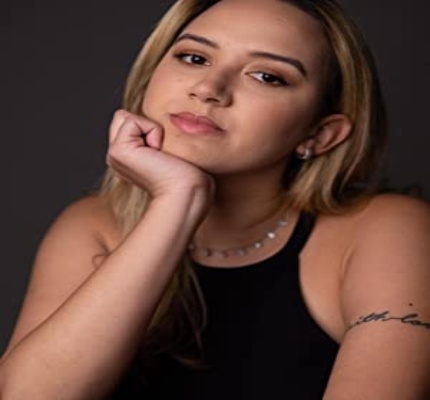 Official profile picture of Larissa Costa