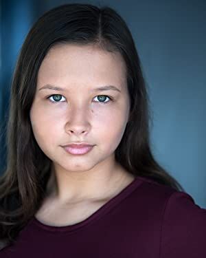 Official profile picture of Lauren Brumbelow