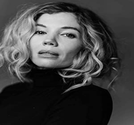 Official profile picture of Maura Grace Athari