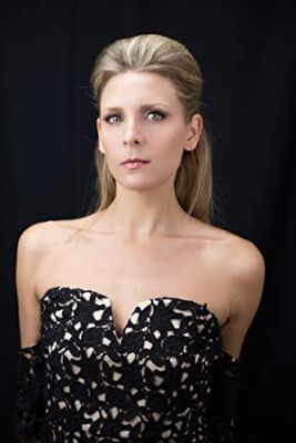 Official profile picture of Michelle Lang