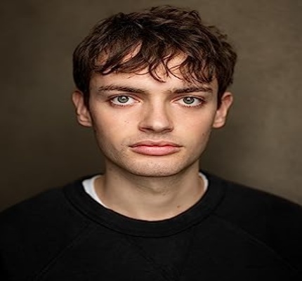 Official profile picture of Milo MacKenzie
