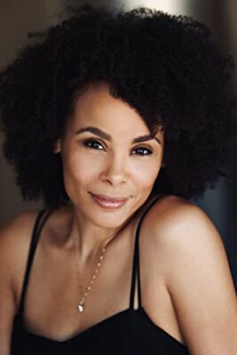 Official profile picture of Monique Straw