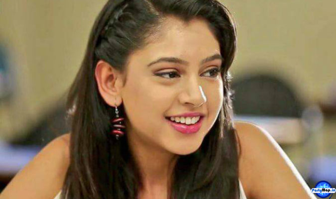 Photo of Niti Taylor at a concert