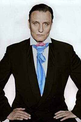 Official profile picture of Oliver Masucci