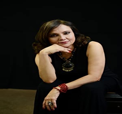 Official profile picture of Perla De La Rosa