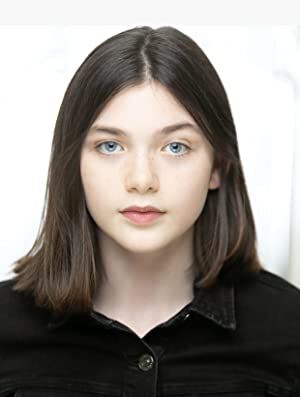 Official profile picture of Phoebe Farnham