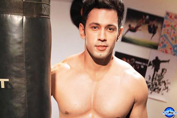 Photo of Sahil Anand at a show