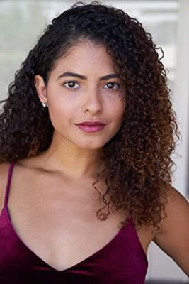 Official profile picture of Sally Nieves