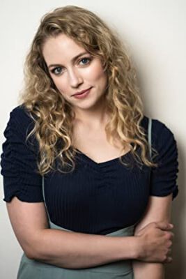 Official profile picture of Sara Lynn Holbrook