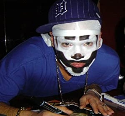 Official profile picture of Shaggy 2 Dope